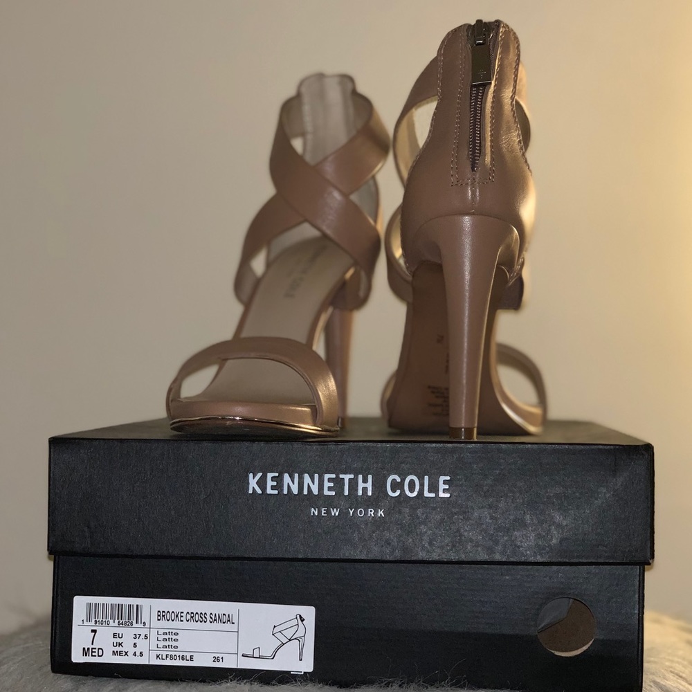 Kenneth Cole Brooke Cross Sandal